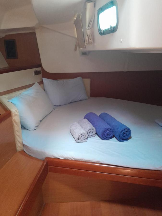 Private Room On Sailing Yacht 'Victoire' Марцамемі Екстер'єр фото